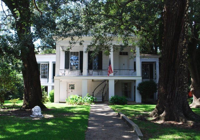 The Historic Oakleigh House In Alabama Is The True Definition Of Southern Charm