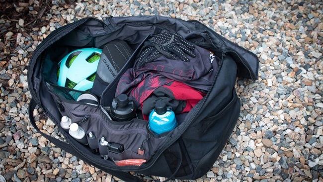 TESTED: Dakine Descent Bike Duffle 70L