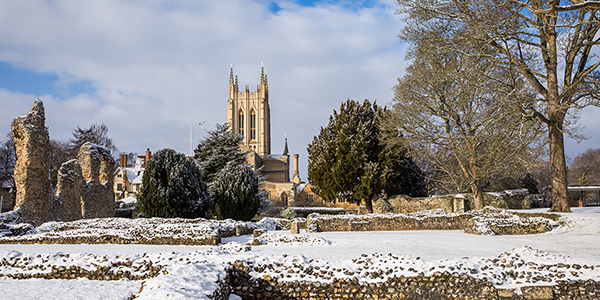 St Edmundsbury Cathedral in snow - (c) Shawn Pearce
