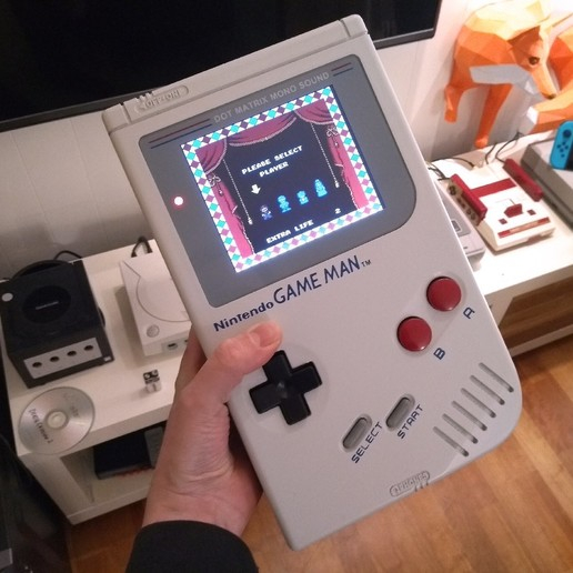 Nintendo Game Man - Oversize Game Boy/famicom Hack