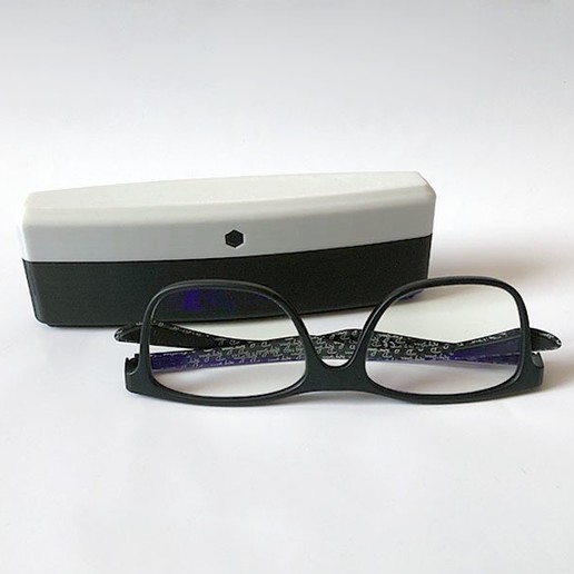 Eyeglasses case by Balky