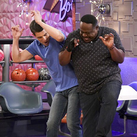 CBS Scores with an Interactive Bowling Night to Promote “The Neighborhood”