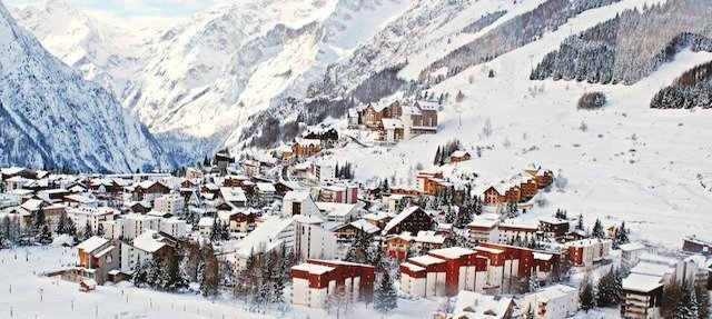 Exchange in the mountains in winter