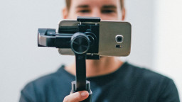 Five essential accessories to shoot cinematic video with your smartphone [sponsored]